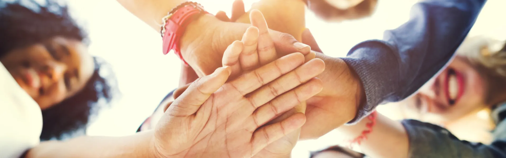Schülerkreis_Hände_Teamwork