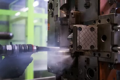 vliesjes van het oppervlak en de luchtstroom verwijderen.