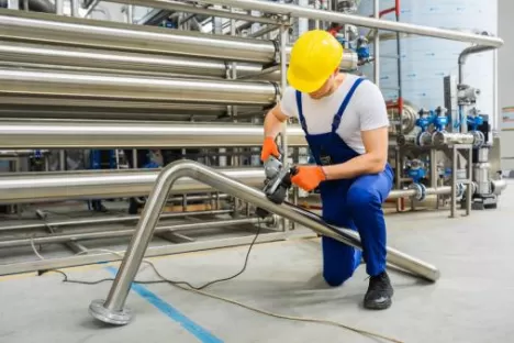 MAG Schweißen hochlegierter Stähle und Nickelbasisstoffwerke
